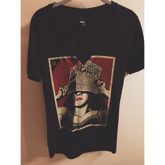 Obey Tee