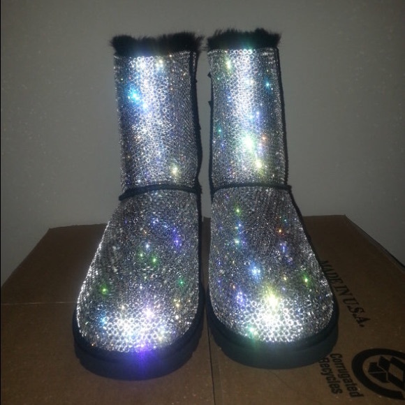 CUSTOM UGGS - Picture 2 of 2