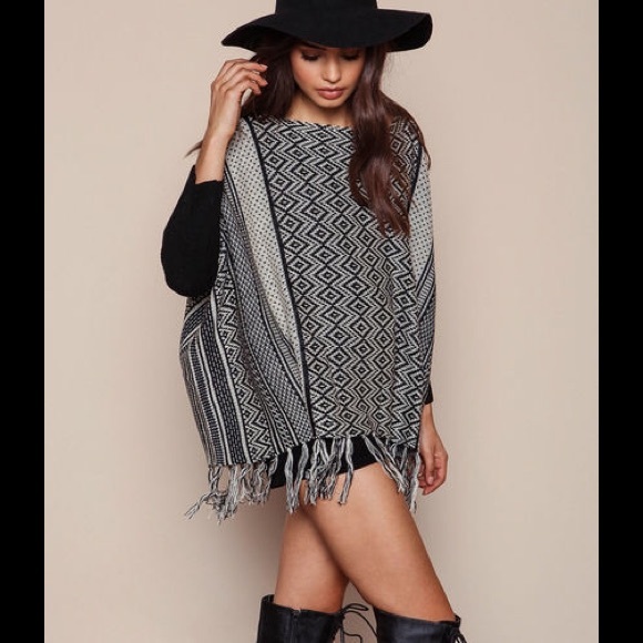 Sweaters - NEW Boho Poncho Sweater SZ M/L
