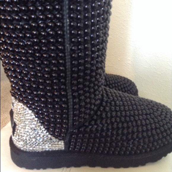 CUSTOM HANDMADE UGGS - Picture 2 of 3