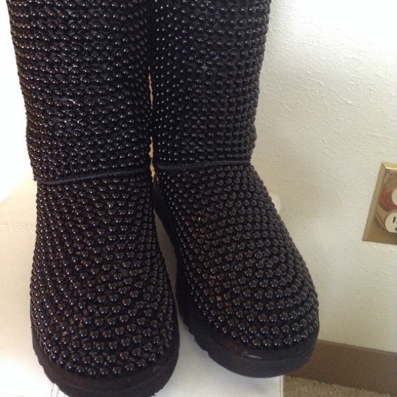 CUSTOM HANDMADE UGGS - Picture 3 of 3