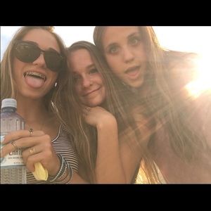 Meet your Posher, Abi