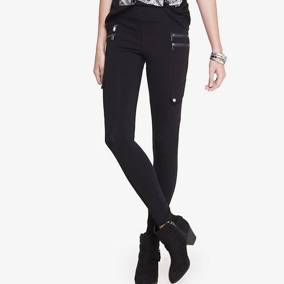 Express Double Zipper Cargo Legging.