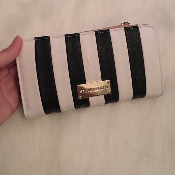 Black//white stripe wallet