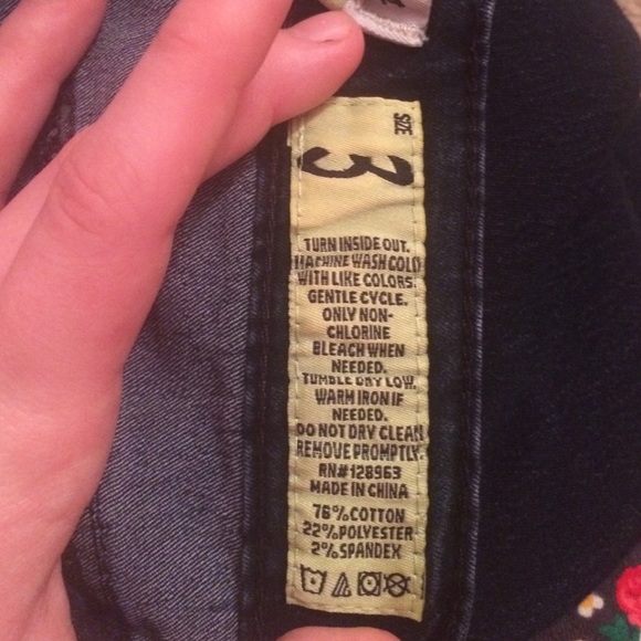 Dark wash jeans - Picture 2 of 2