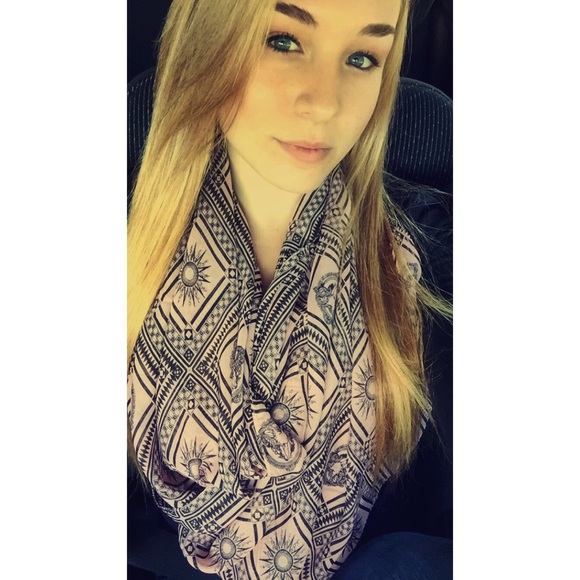 Meet your Posher, Shealyn