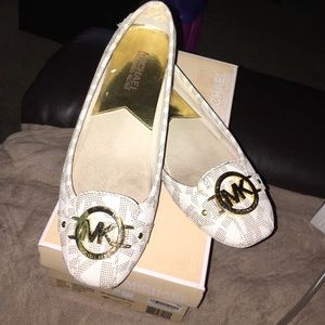 Michael kors flats