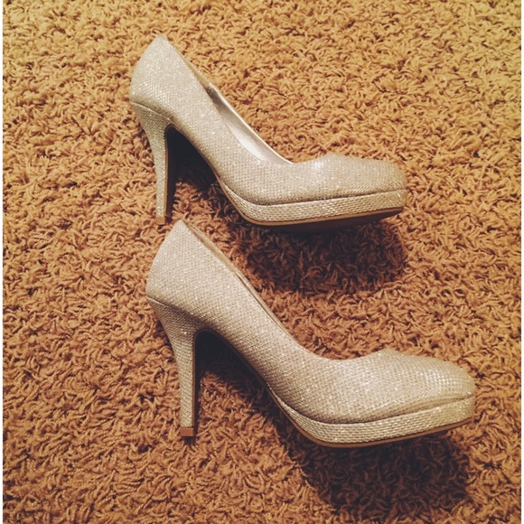 Size 5 silver heels