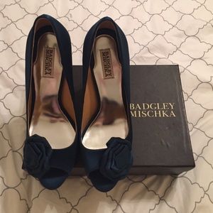 NEW never worn Badgley Mischka Platform Heels