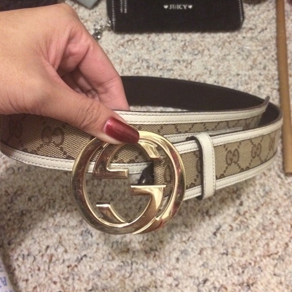 Woman\'s Gucci belt