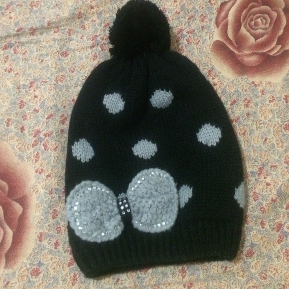Polka pot with Pom and bow knit hat