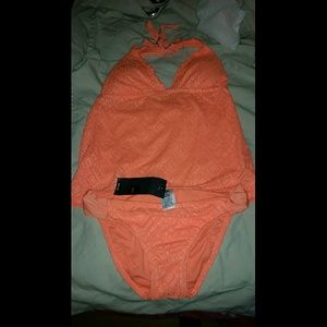 Two piece bathing suiy