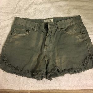Pre ripped high waisted green shorts