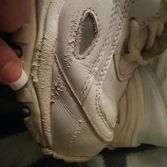 Shoes - Picture 3 of 4