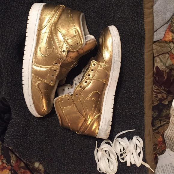 Retro 1s  ,In good condition - Picture 2 of 3