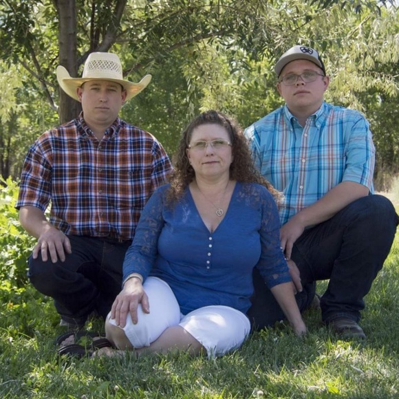 Meet your Posher, Heidi - Picture 2 of 5