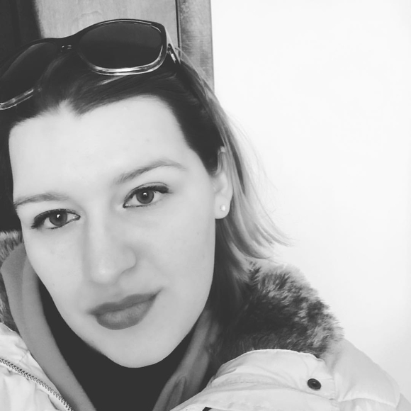 Meet your Posher, Chelsie