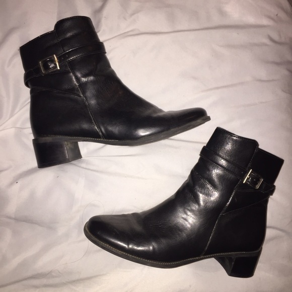 Naturalizer Black leather ankle boots