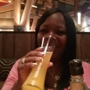 Meet your Posher, Sharon