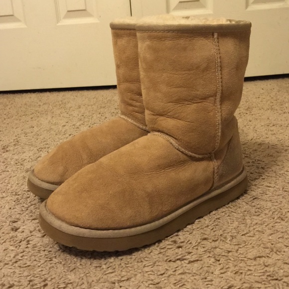 Ugg size 7 tan boots