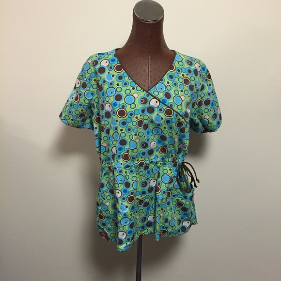 Dickies scrub top. Blue, green, brown bubbles XL.