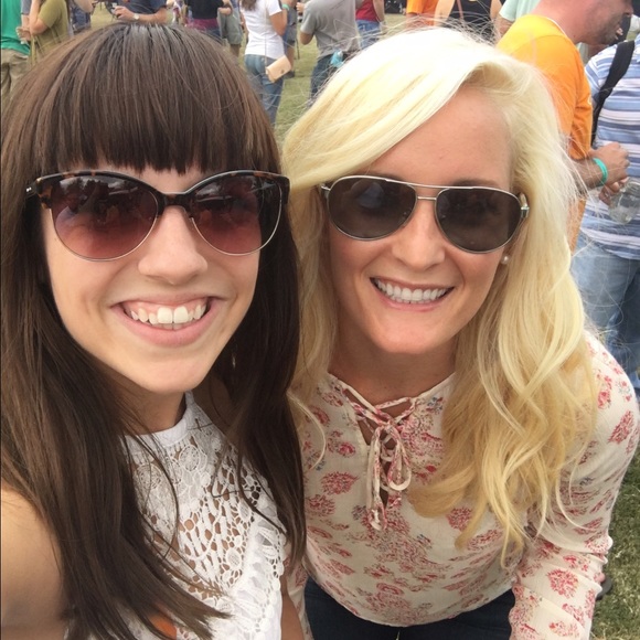 Meet your Posher, Paloma - Picture 2 of 4