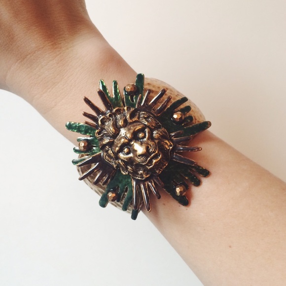 oscar de la renta lion cuff - Picture 2 of 3