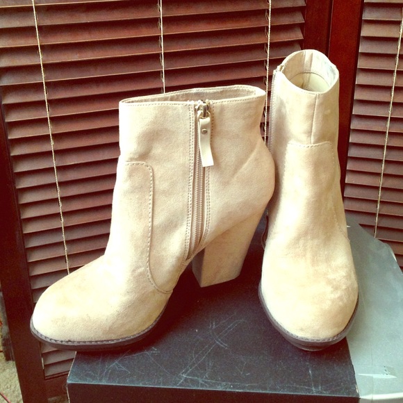 Zara Suede Ankle Booties Size 8