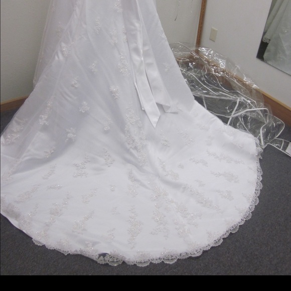 Alfred Angelo Wedding Dress style 1719