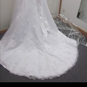 Alfred Angelo Wedding Dress style 1719