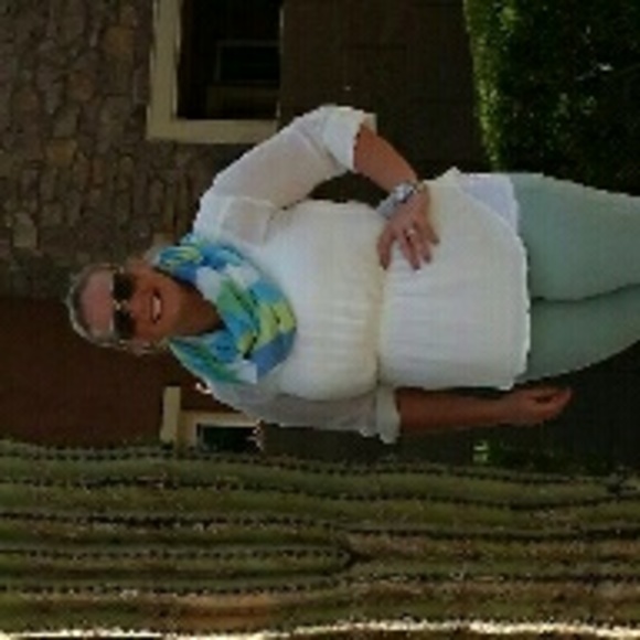 Meet your Posher, Danielle - Picture 1 of 1