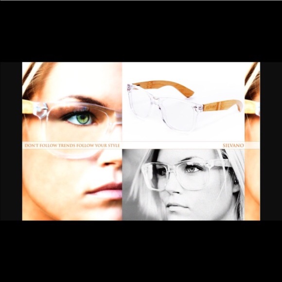 Clear glasses with dark wooden frames - Picture 2 of 3