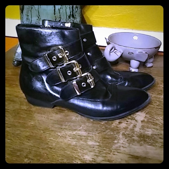 REPOSH-(size too big) DOLCE VITA GOLD BUCKLE BOOTS