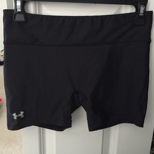 Medium compression shorts