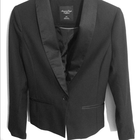 American Eagle Versatile Black Blazer