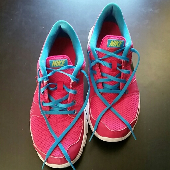 Nike Shoes - Nike sneakers