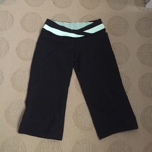 Lululemon crop black pant size 12