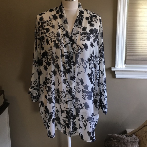 H&M Tops - H&M divided shawl