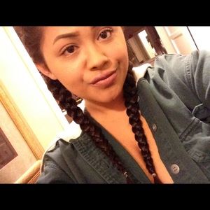 Meet your Posher, Alyssa