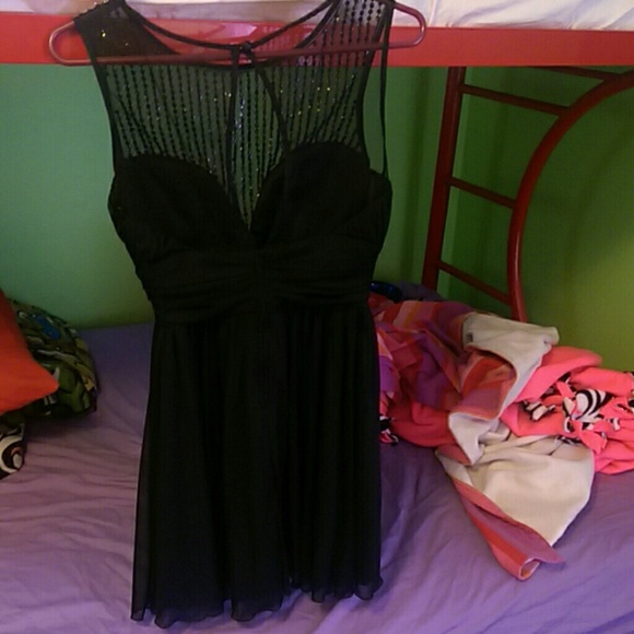 Dress - Picture 2 of 2