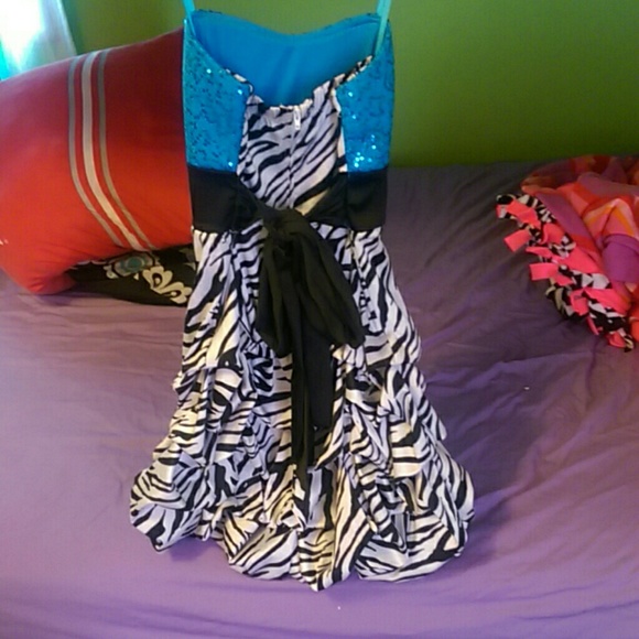 Dress - Picture 2 of 2
