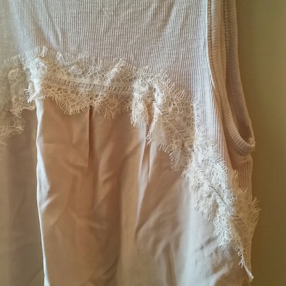 Ivory Lace Tank - Picture 2 of 3