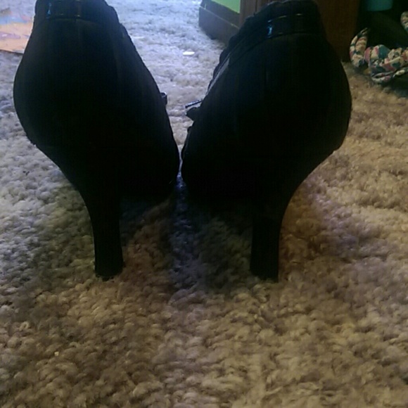 Heels - Picture 4 of 4