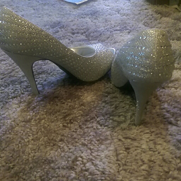 Heels - Picture 2 of 4