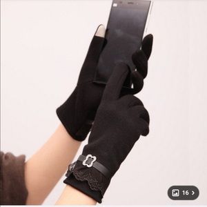 Touch screen gloves