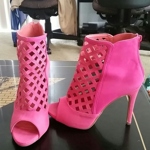 Shoes - Picture 2 of 2