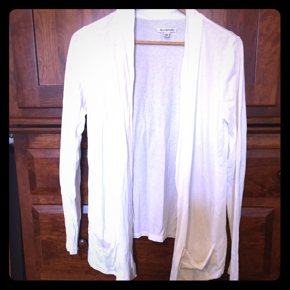 American Eagle white tshirt cardigan, size medium