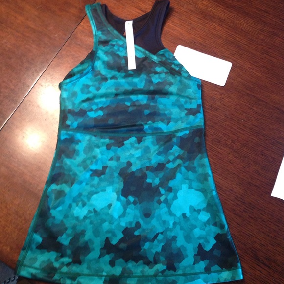 NWT Lululemon Meshed up Tank size 4