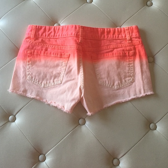 Shorts - Picture 2 of 3
