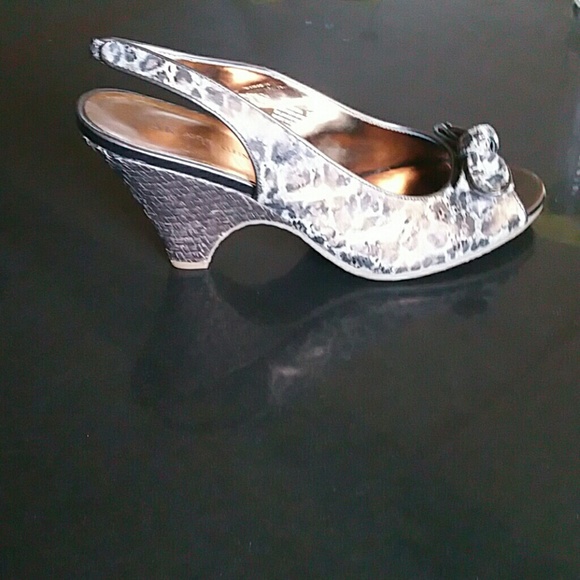 Shoes - Picture 2 of 3